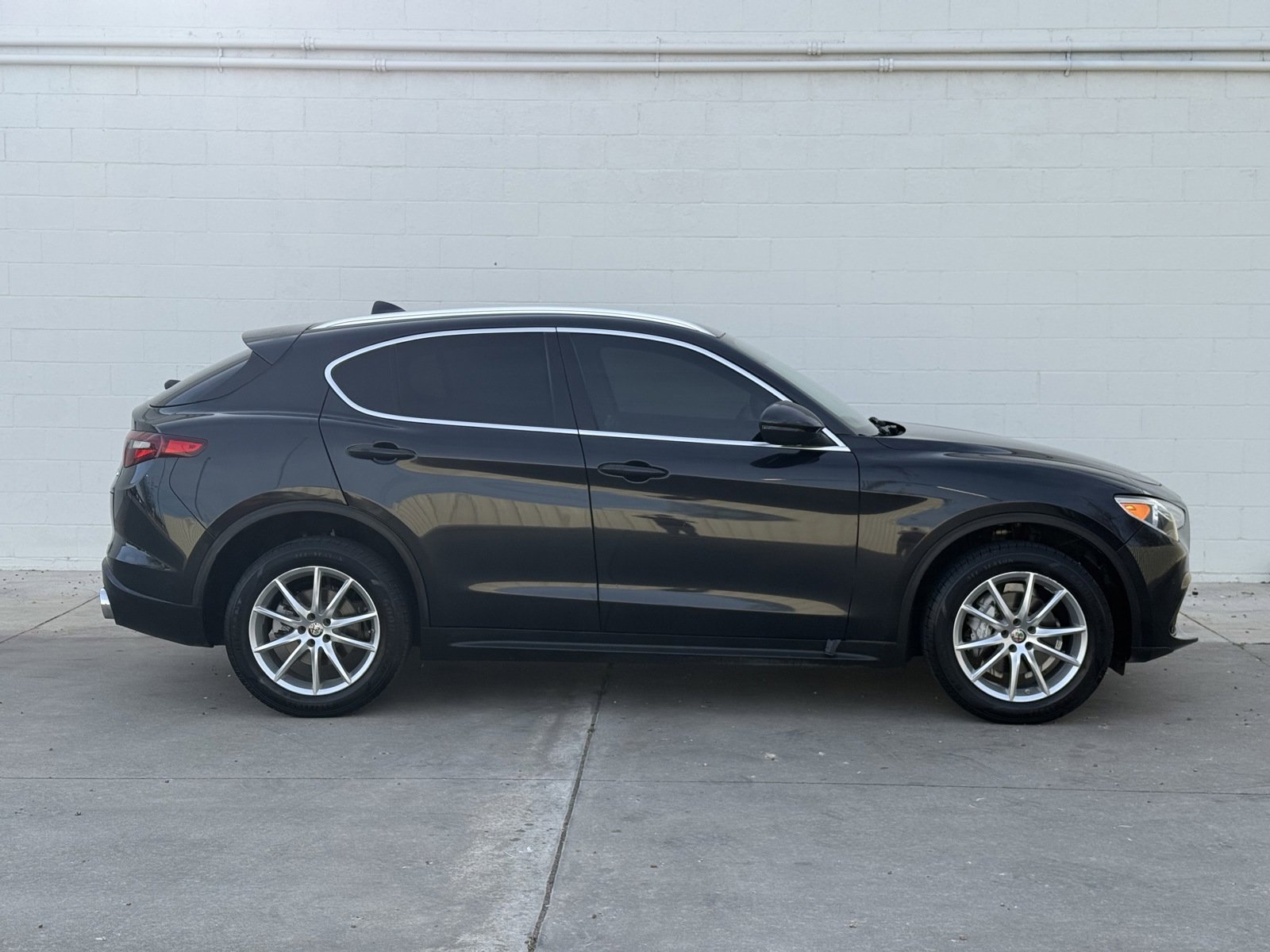 Used 2018 Alfa Romeo Stelvio Ti AWD/4WD image 8