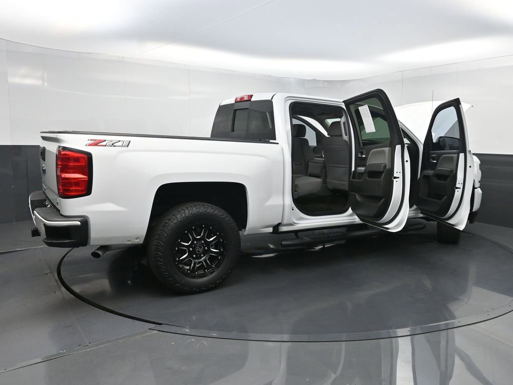 Used 2018 Chevrolet Silverado 1500 LT w/ Texas Edition AWD/4WD image 35