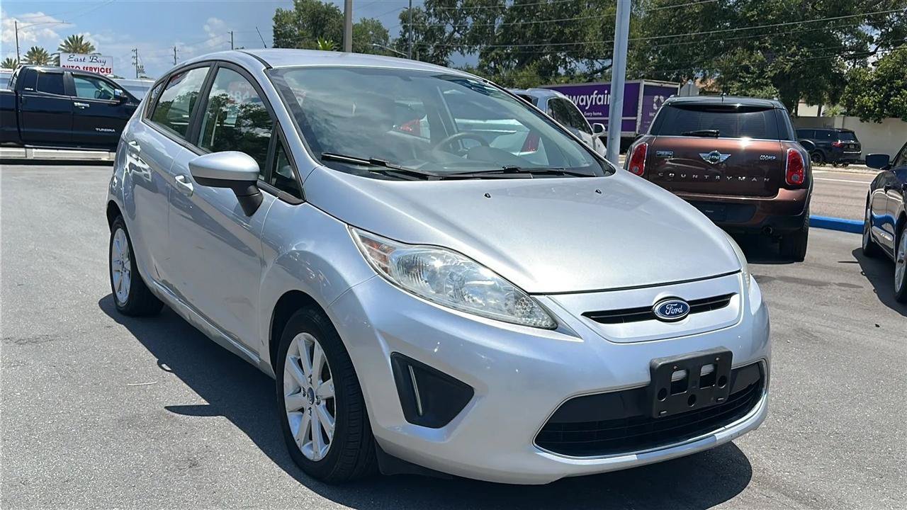 Used 2012 Ford Fiesta SE FWD image 4