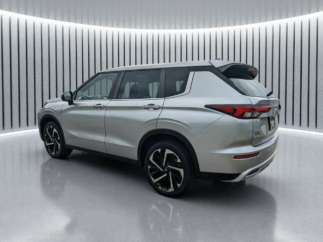 Used 2023 Mitsubishi Outlander SE AWD/4WD image 6