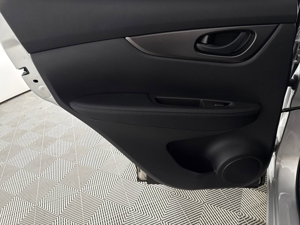 Used 2022 Nissan Rogue Sport S FWD image 12