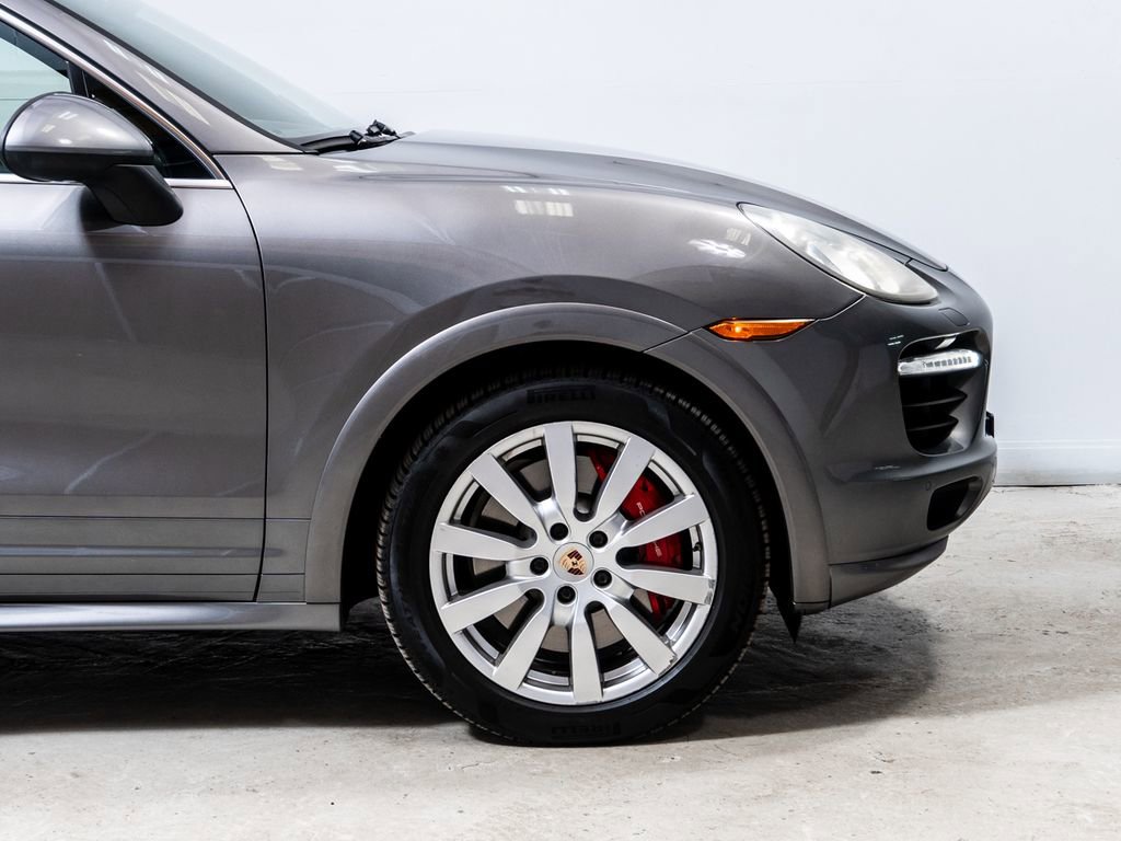 Used 2014 Porsche Cayenne Turbo image 12