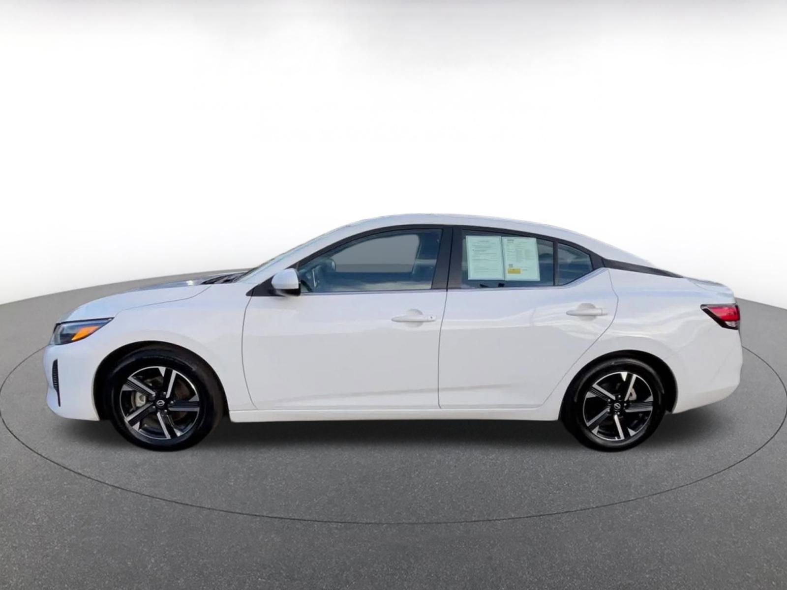 Used 2025 Nissan Sentra SV image 9