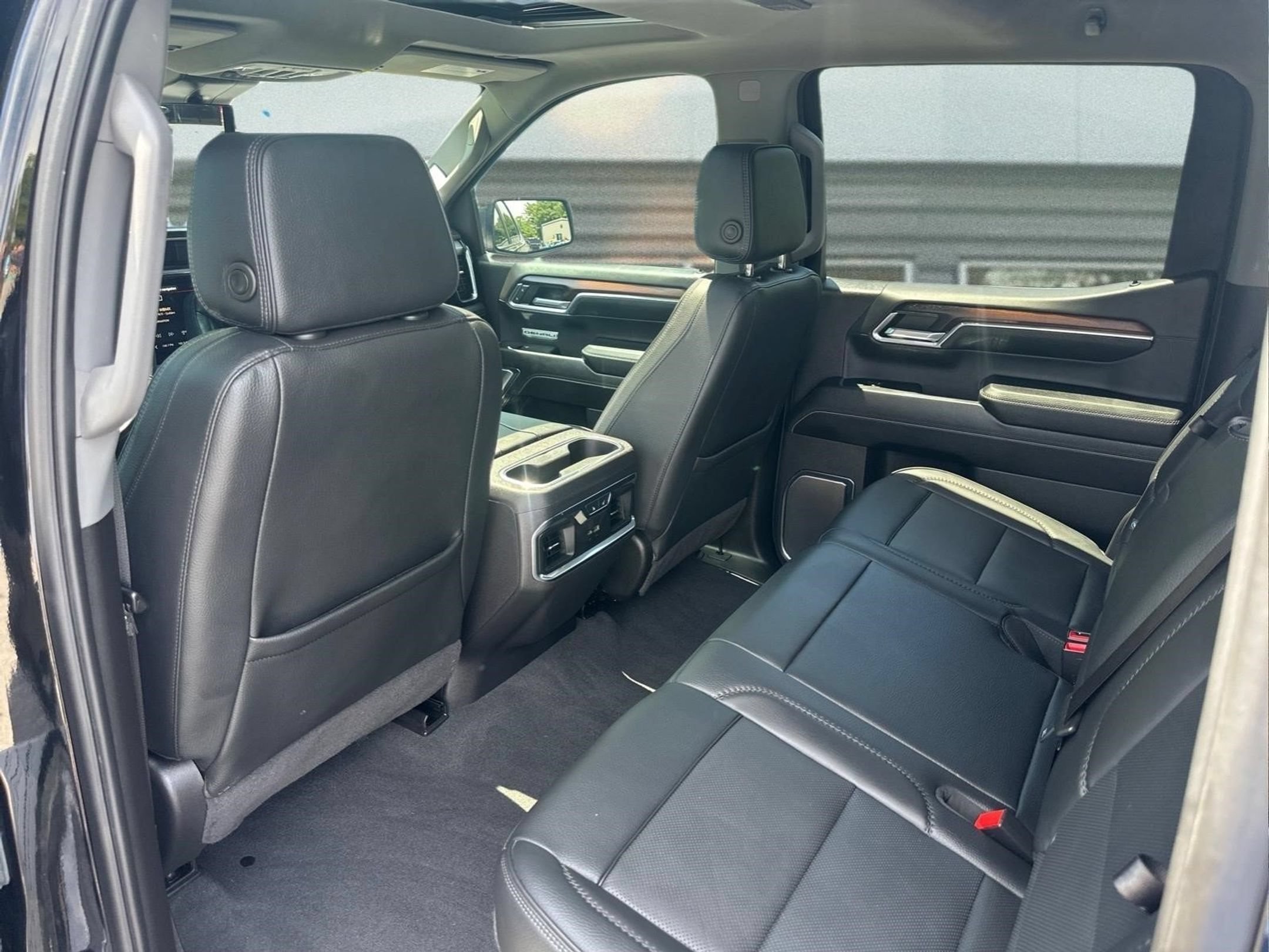 Used 2024 GMC Sierra 1500 Denali w/ Denali Reserve Package AWD/4WD image 17