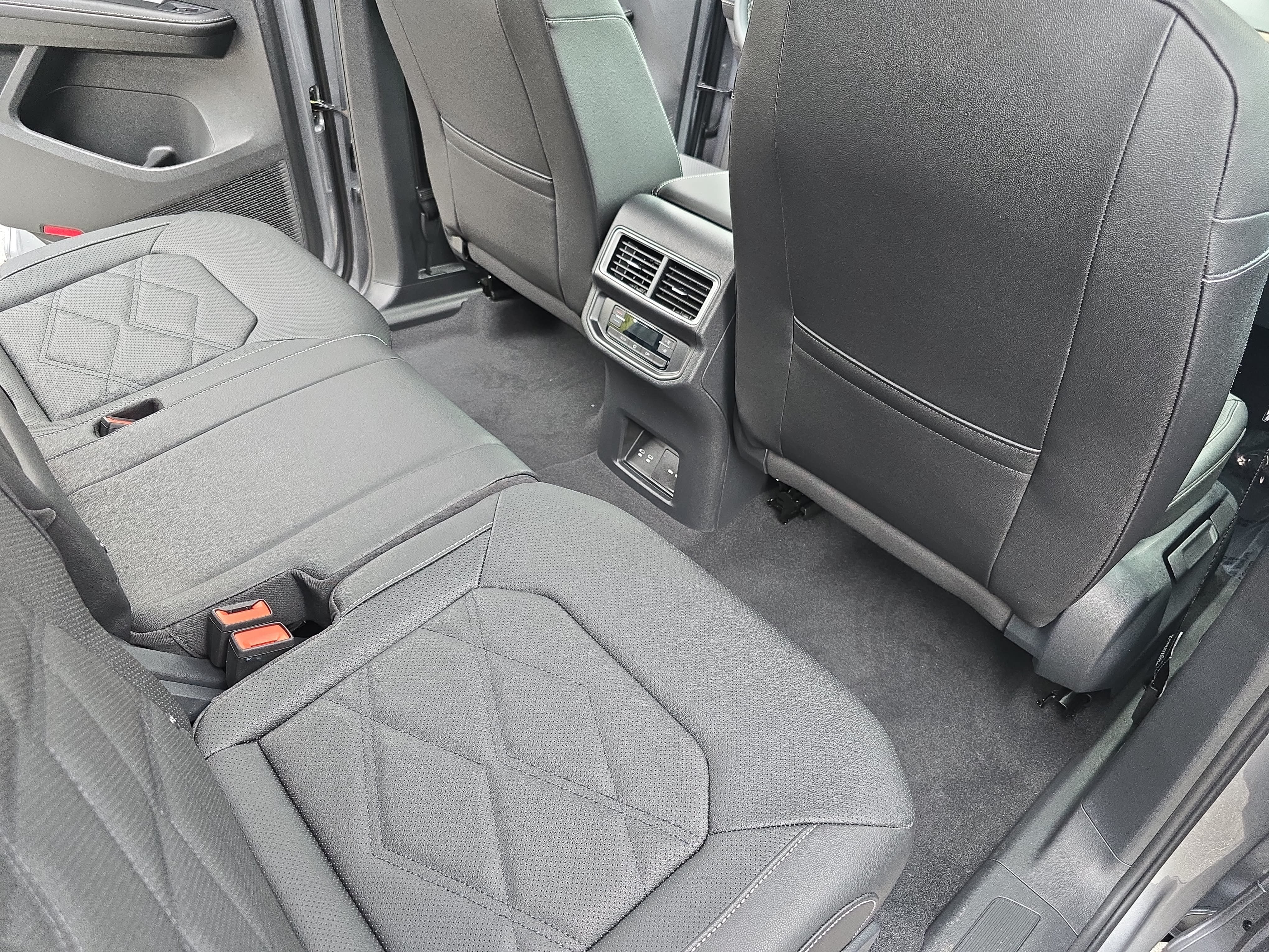 New 2026 Volkswagen Atlas SE AWD/4WD image 11