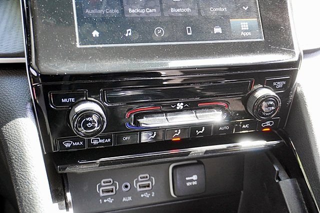 Used 2023 Jeep Grand Cherokee L Laredo RWD image 29
