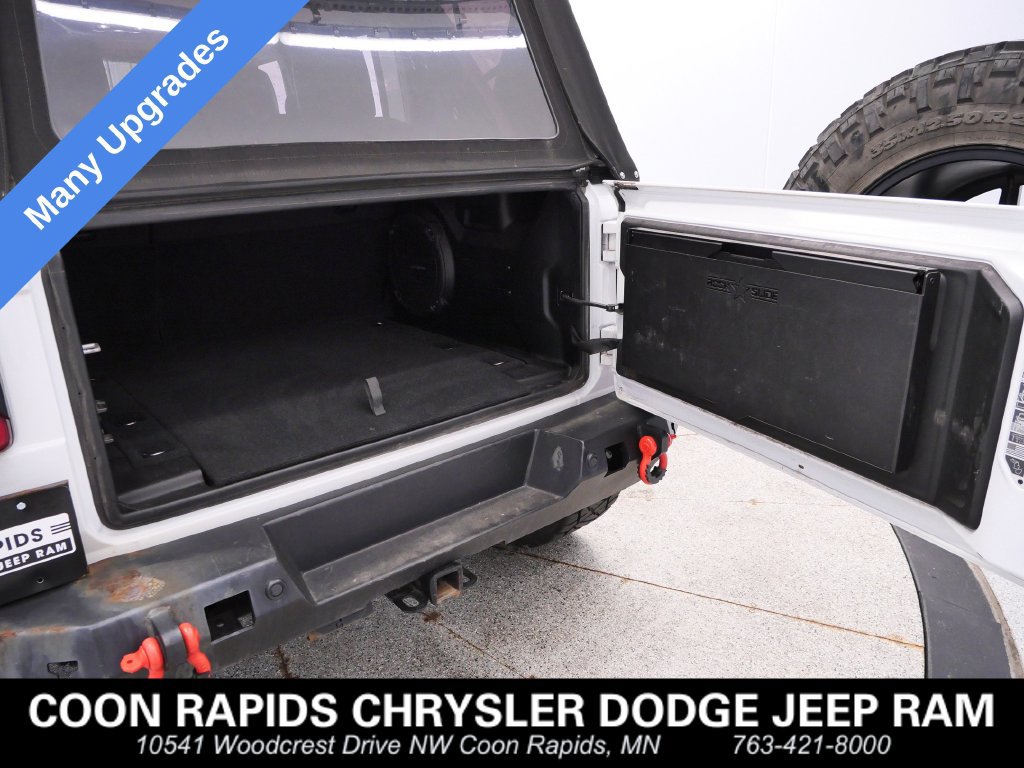 Used 2023 Jeep Wrangler Unlimited Rubicon w/ LED Lighting Group AWD/4WD image 12
