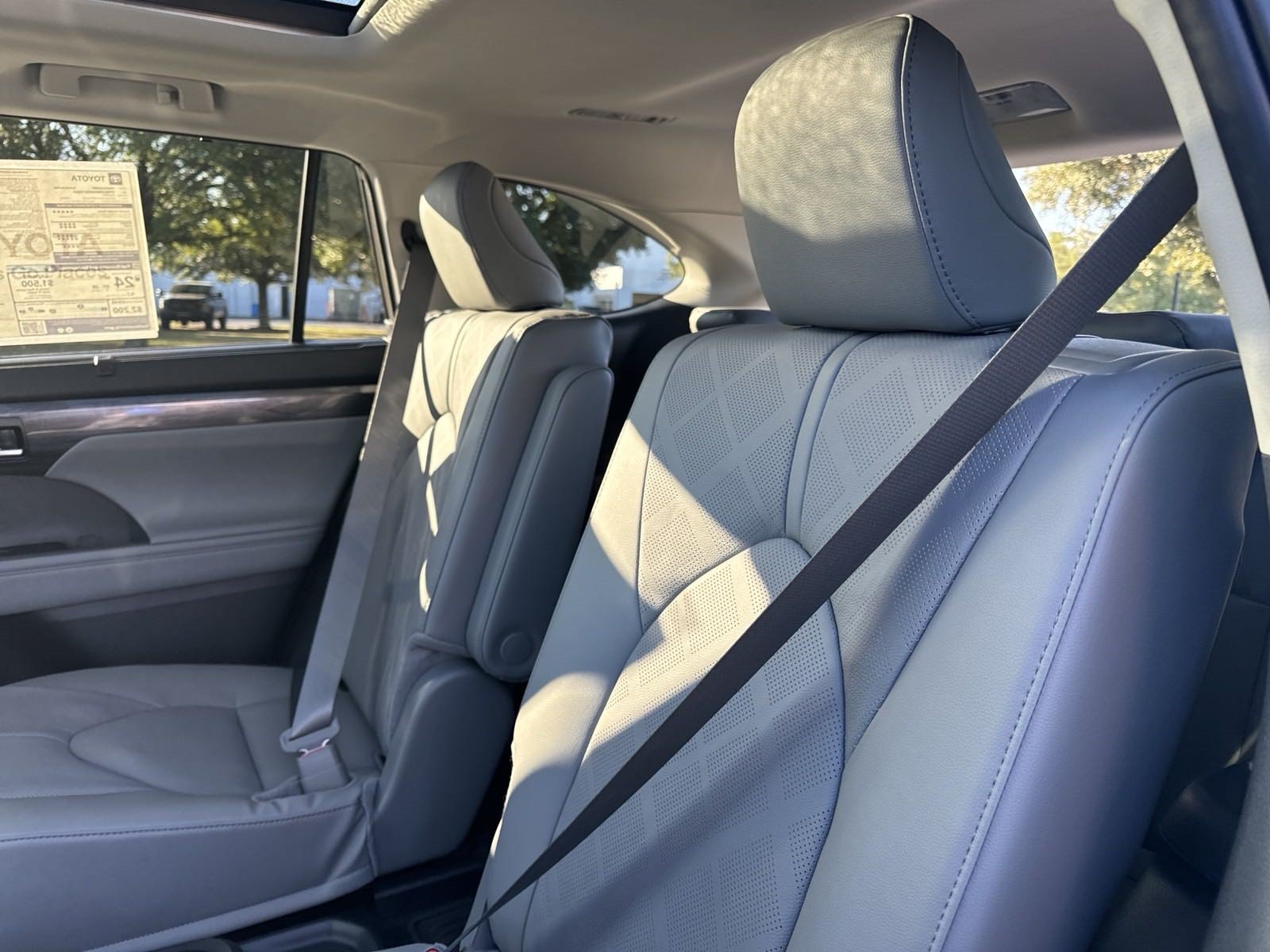 New 2025 Toyota Highlander Platinum AWD/4WD image 28