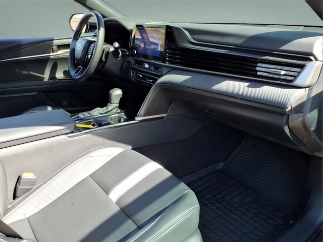 Used 2025 Toyota Camry SE FWD image 17