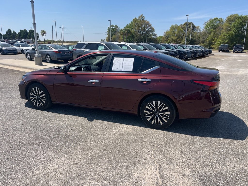 Used 2024 Nissan Altima 2.5 SV image 4