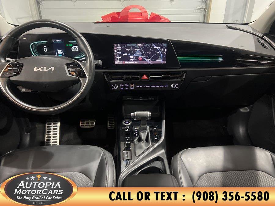 Used 2023 Kia Niro EX Touring FWD image 23