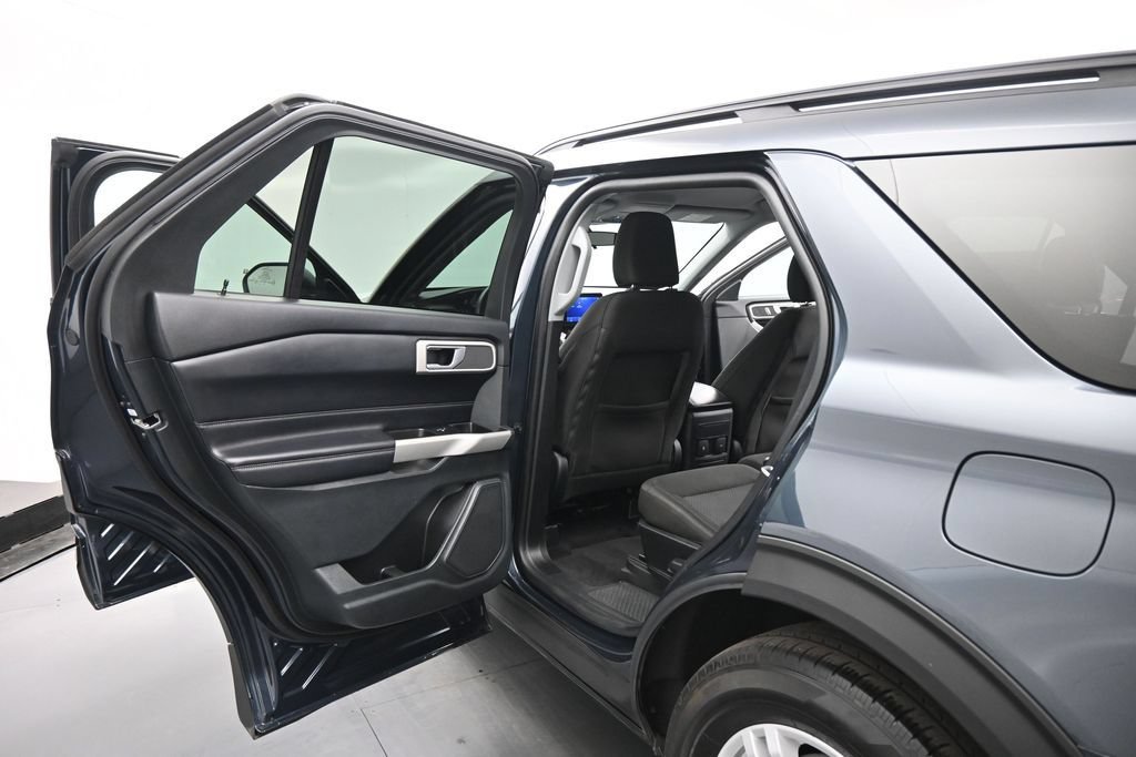 Certified 2023 Ford Explorer XLT RWD image 17