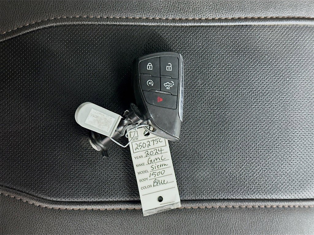 Used 2024 GMC Sierra 1500 AT4 w/ Technology Package image 35