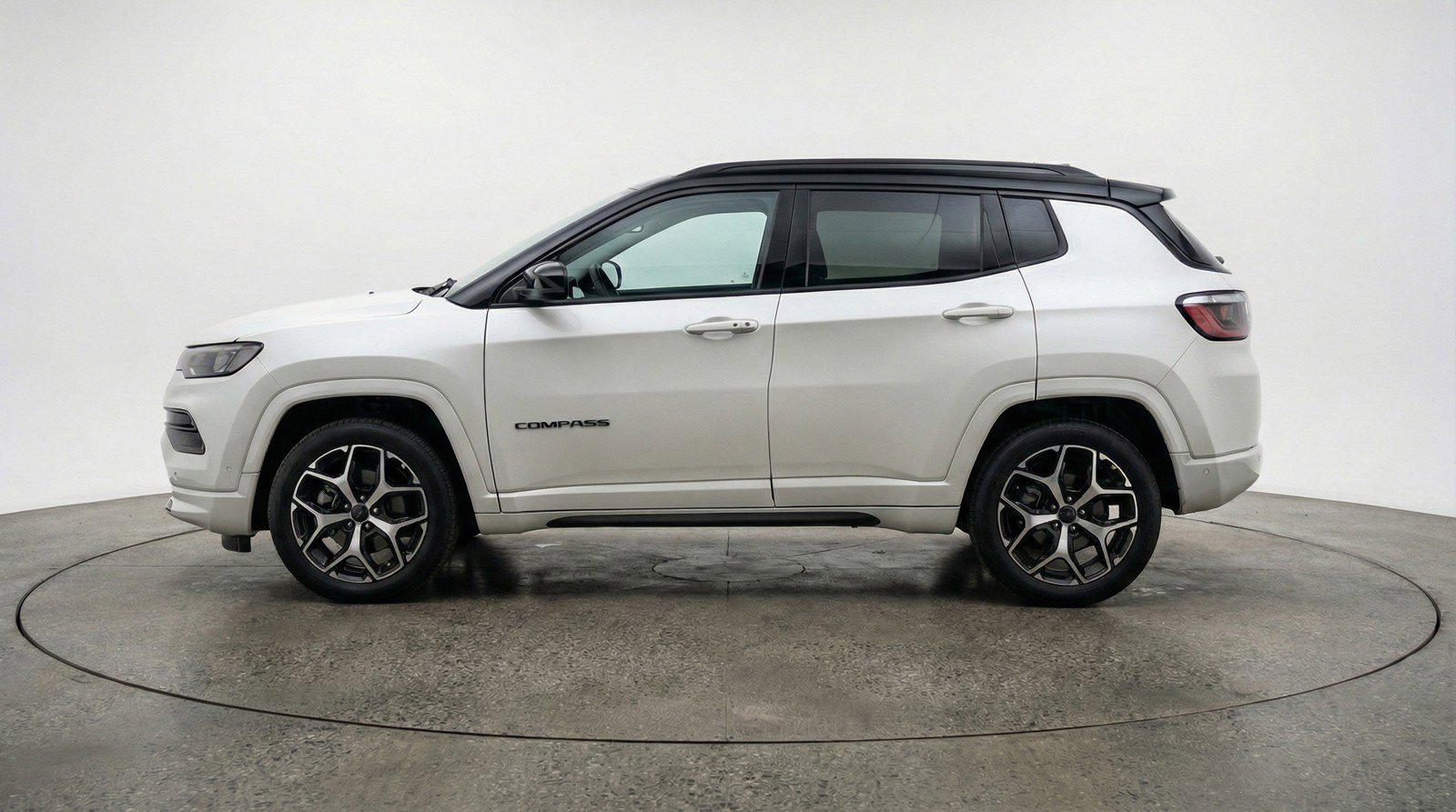 Used 2025 Jeep Compass Limited image 5
