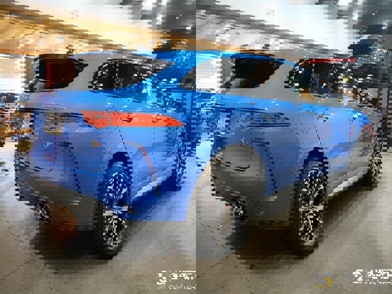 Used 2020 Jaguar F-PACE SVR image 6