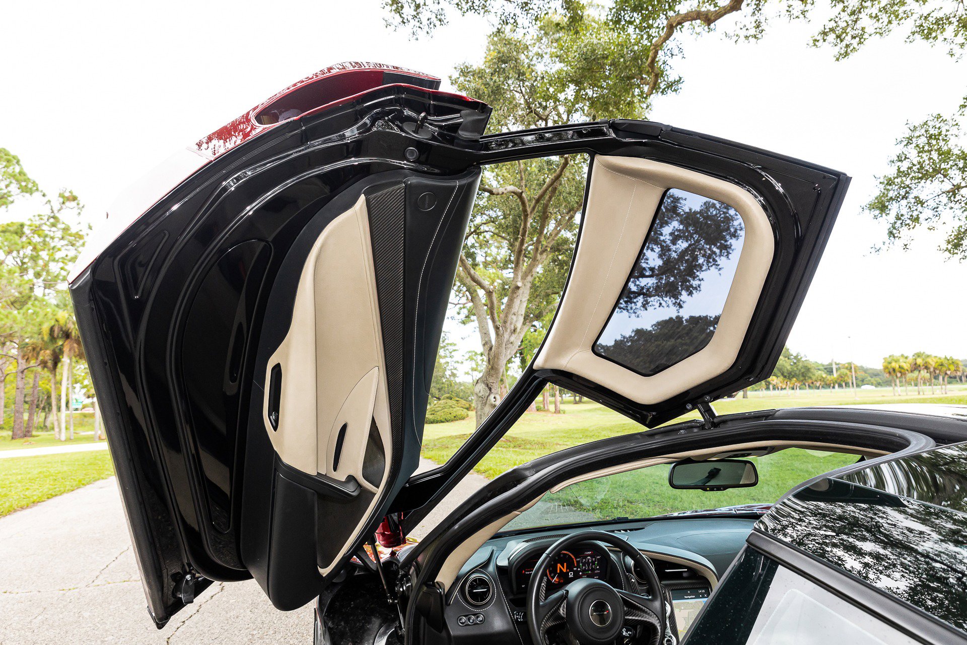Used 2018 McLaren 720S Luxury RWD image 34