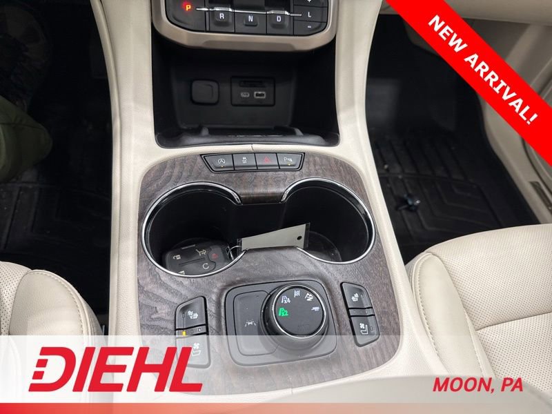 Used 2022 GMC Acadia Denali w/ Denali Ultimate Package AWD/4WD image 28