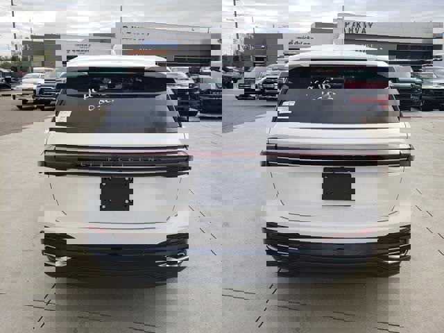 New 2026 Lincoln Nautilus Premier image 7