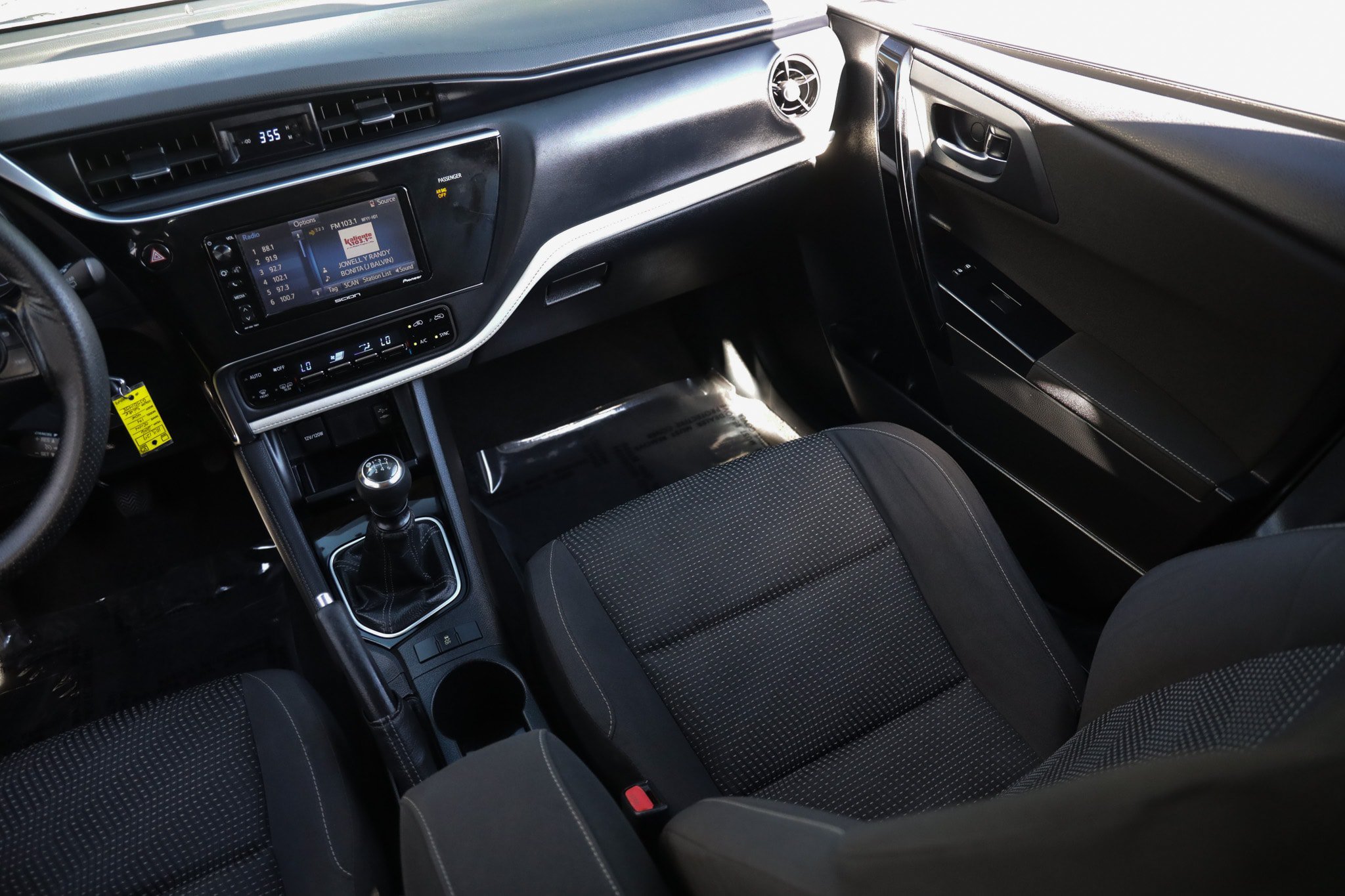 Used 2016 Scion iM FWD image 25