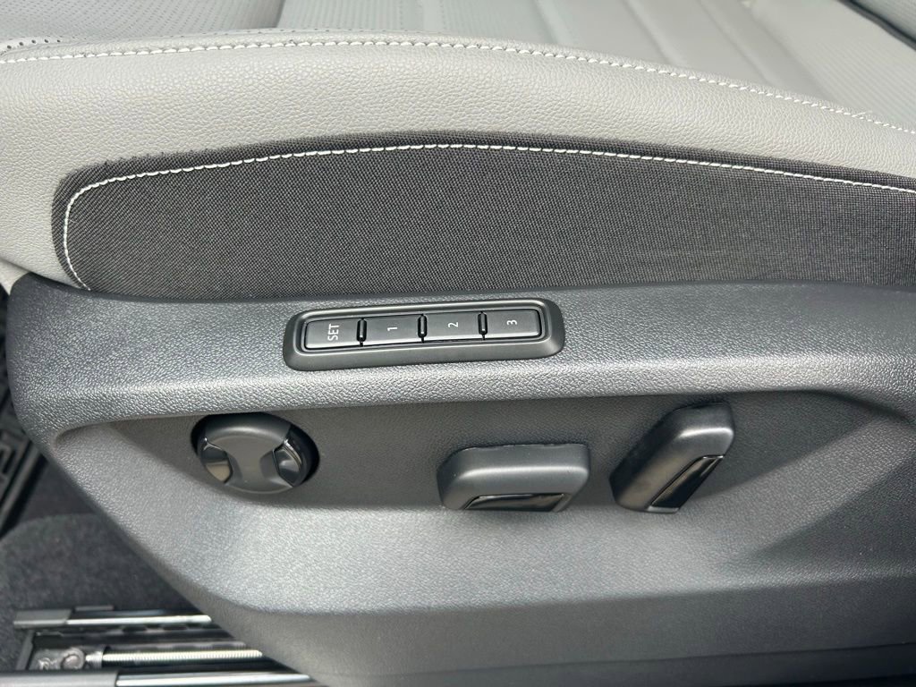 New 2026 Volkswagen Atlas Cross Sport SEL R-Line image 57