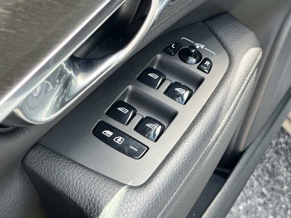 Used 2019 Volvo V90 T5 Cross Country w/ Advanced Package image 25