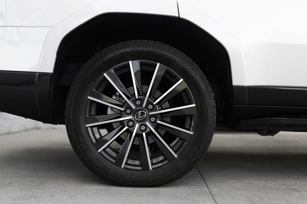 Used 2024 Lexus GX 550 w/ Accessory Package (31) image 4