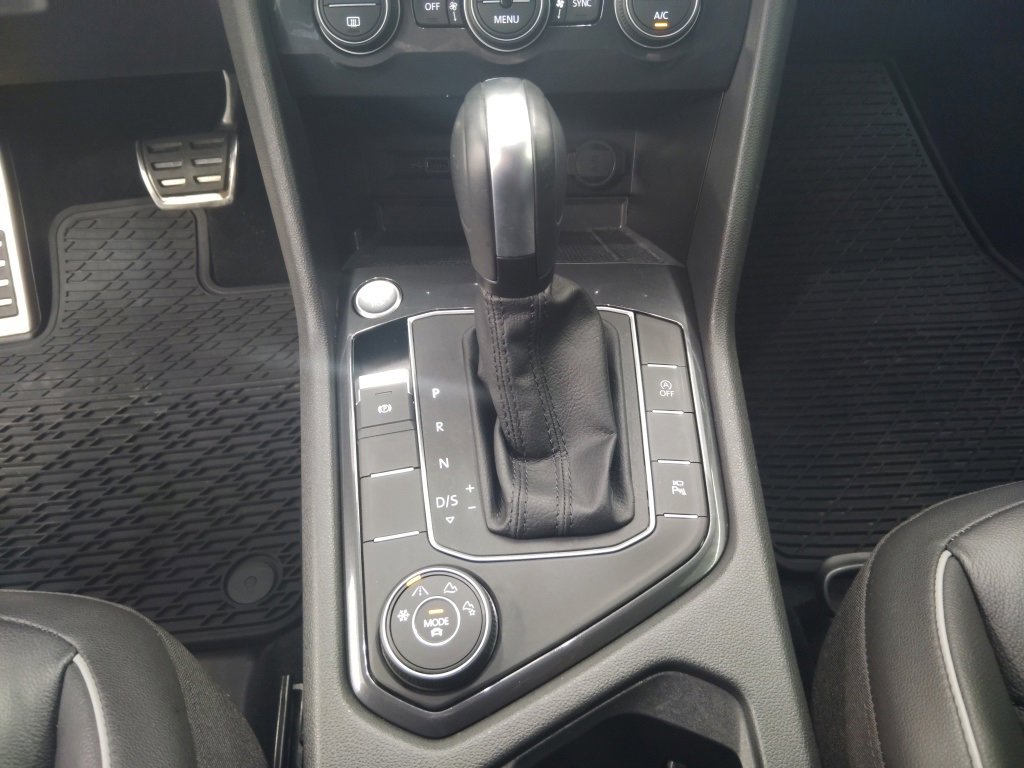 Used 2020 Volkswagen Tiguan SEL Premium R-Line w/ 3rd Row Seat Package image 14