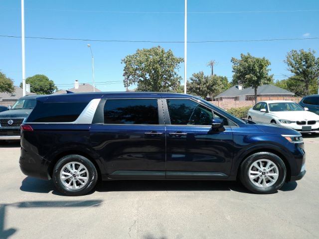 Used 2024 Kia Carnival LX FWD image 5