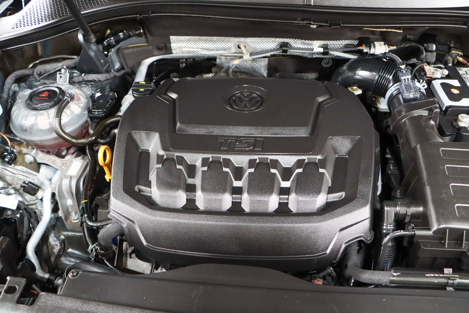 Used 2019 Volkswagen Tiguan SEL Premium R-Line image 31