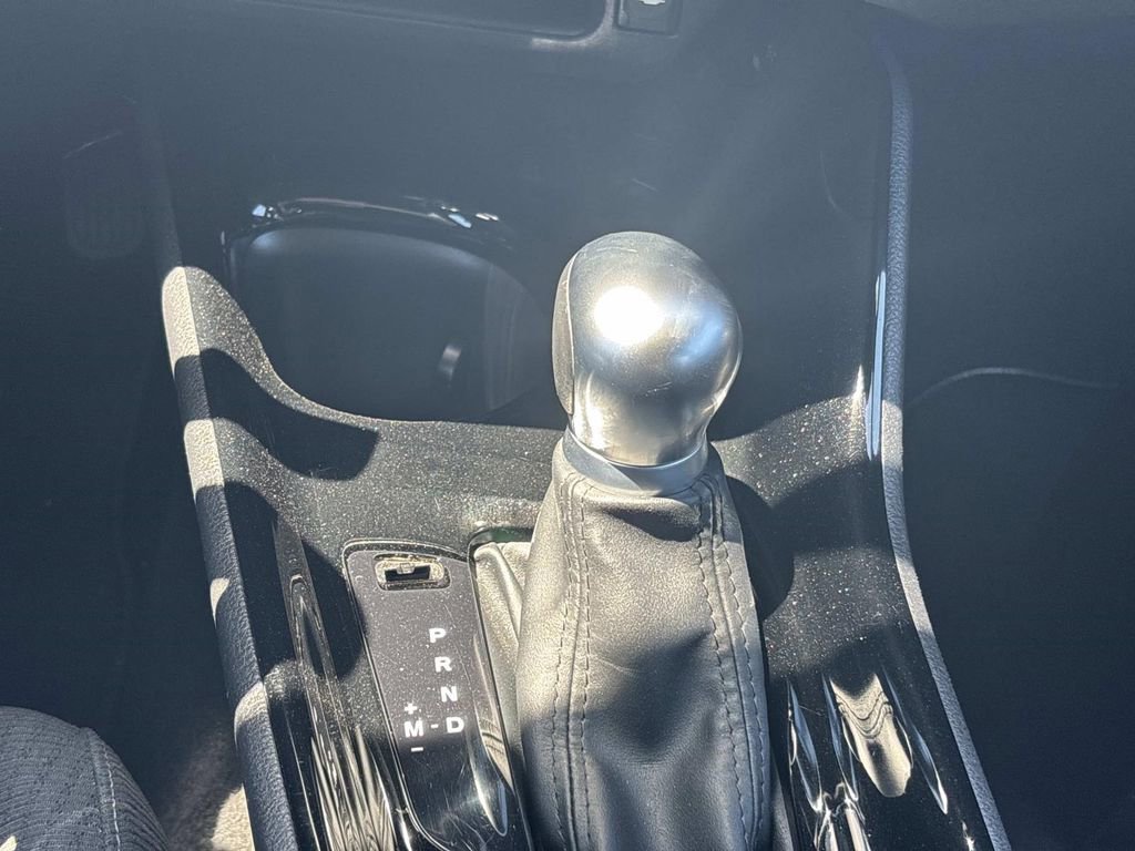 Used 2019 Toyota C-HR XLE FWD image 16