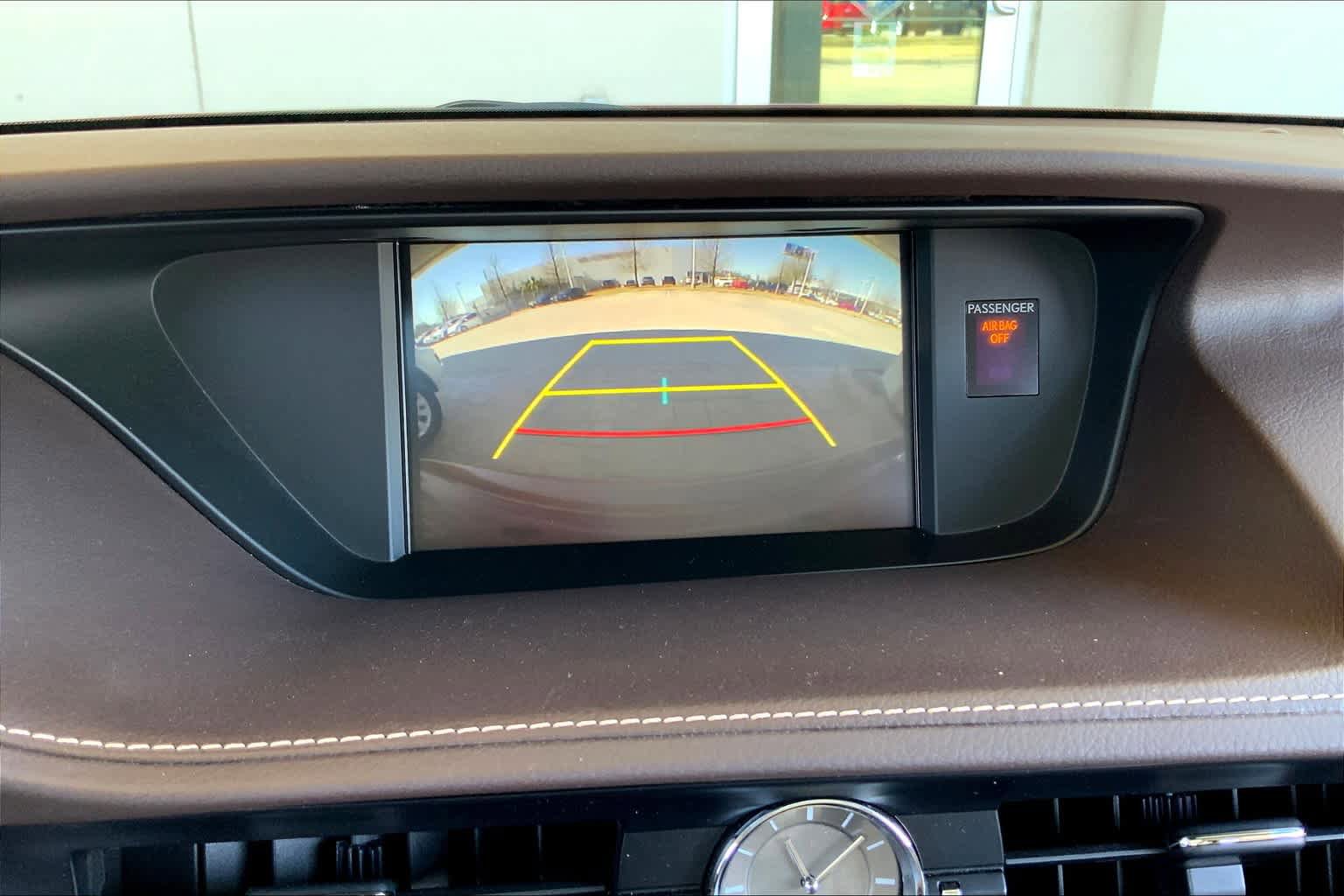 Used 2018 Lexus ES 350 w/ Luxury Package w/Wood Trim FWD image 31