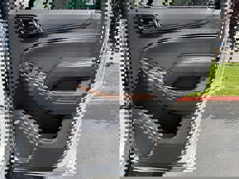 Used 2017 Chevrolet Tahoe LT AWD/4WD image 37