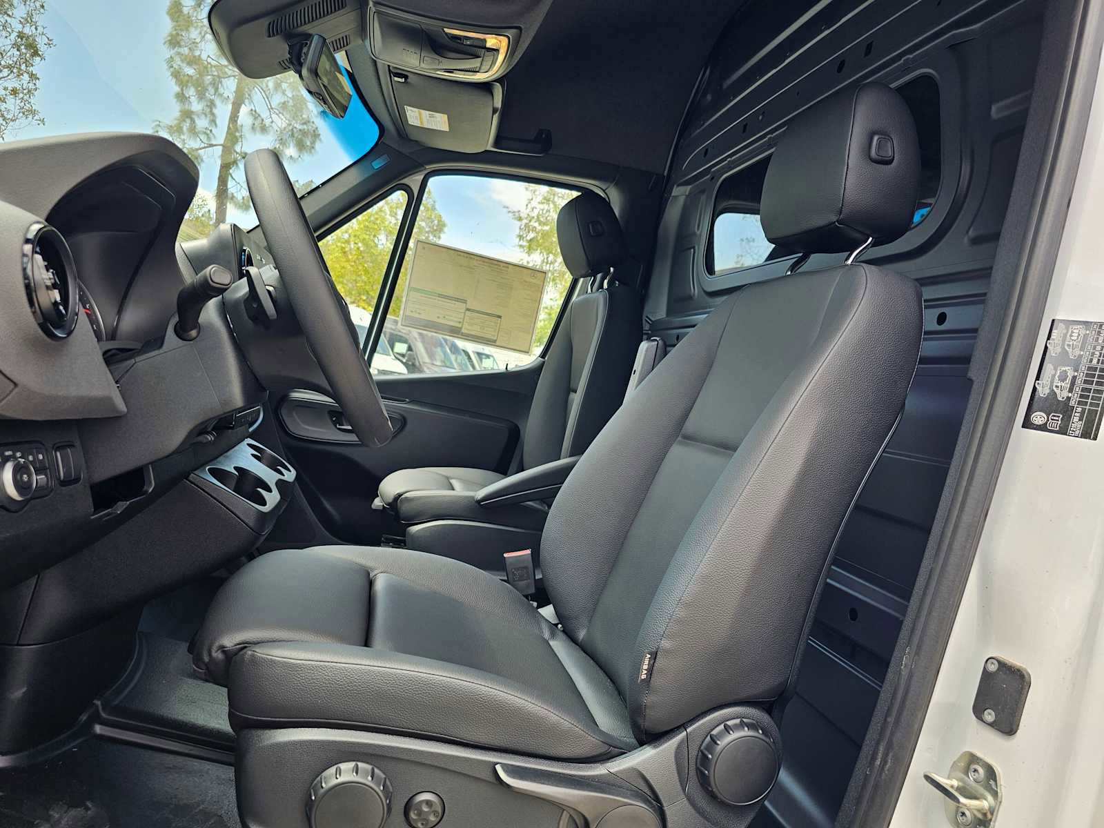 Used 2024 Mercedes-Benz Sprinter 3500 image 20