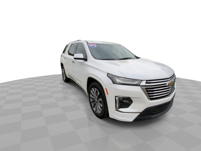 Used 2023 Chevrolet Traverse Premier FWD image 4