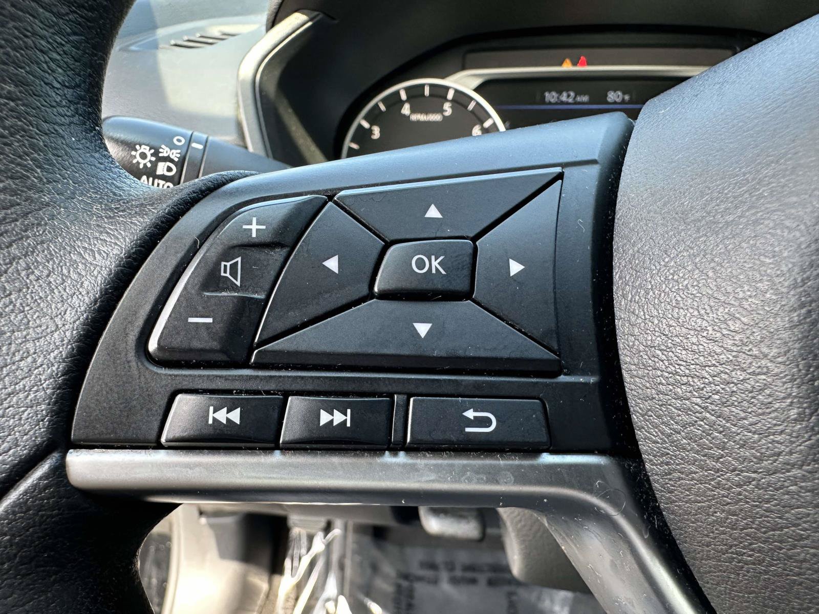 Used 2024 Nissan Altima 2.5 SV FWD image 15