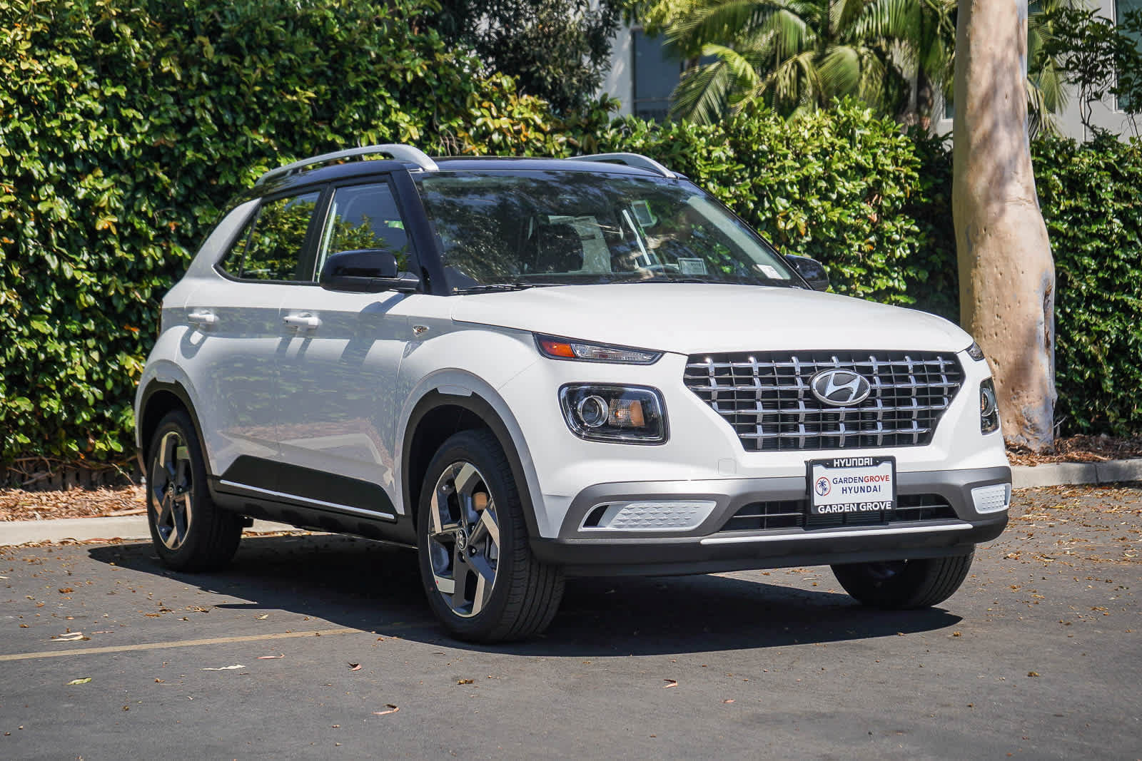 New 2026 Hyundai Venue SEL FWD image 3