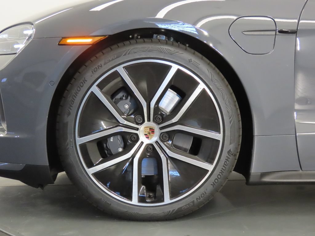 New 2026 Porsche Taycan RWD image 11