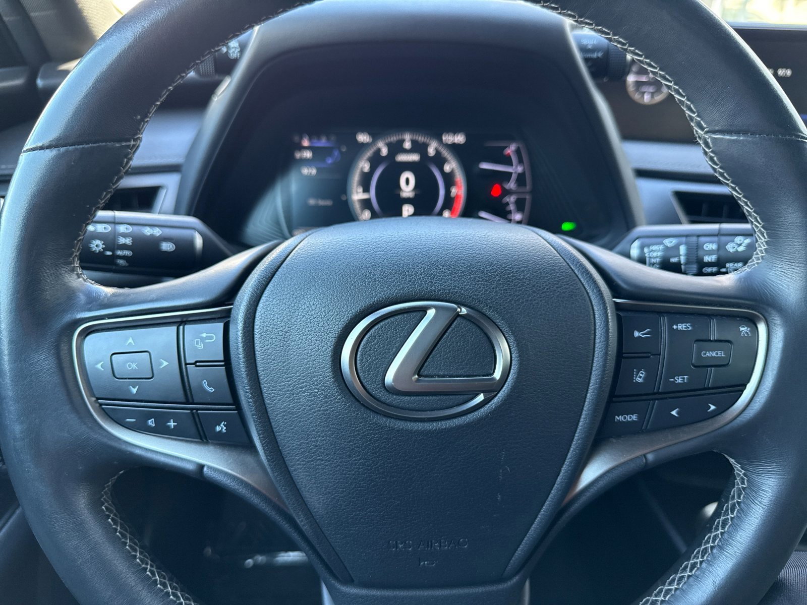 Used 2019 Lexus UX 200 F Sport image 21