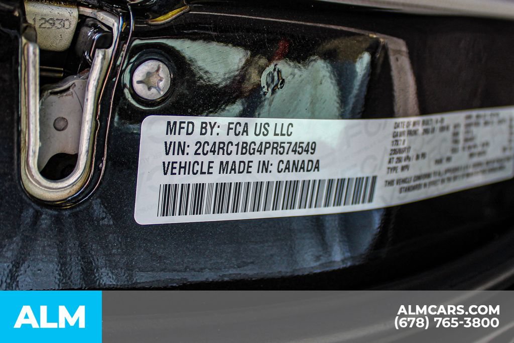 Used 2023 Chrysler Pacifica Touring-L FWD image 39
