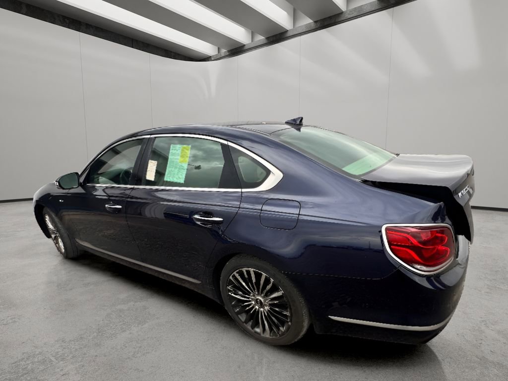 Used 2019 Kia K900 Luxury image 2