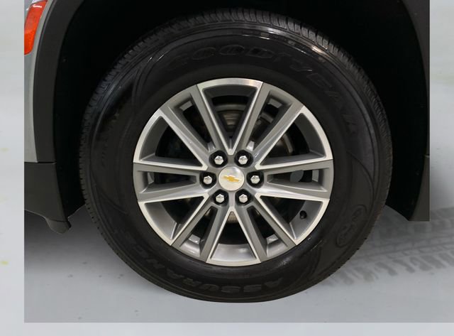 Used 2023 Chevrolet Traverse LT image 18