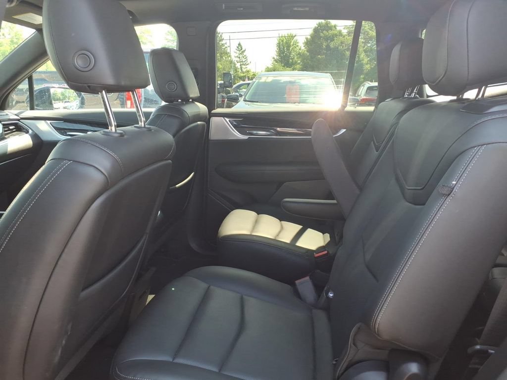 Used 2024 Cadillac XT6 Premium Luxury w/ LPO, Floor Liner Package FWD image 10
