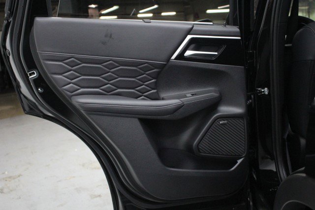 New 2025 Mitsubishi Outlander SEL image 26