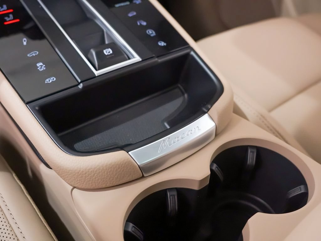 Certified 2026 Porsche Macan S AWD/4WD image 34