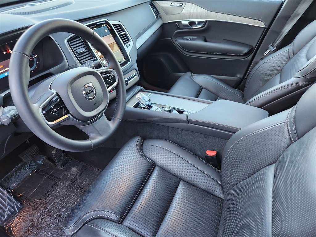 Used 2025 Volvo XC90 T8 Ultra w/ Protection Package Premier image 7