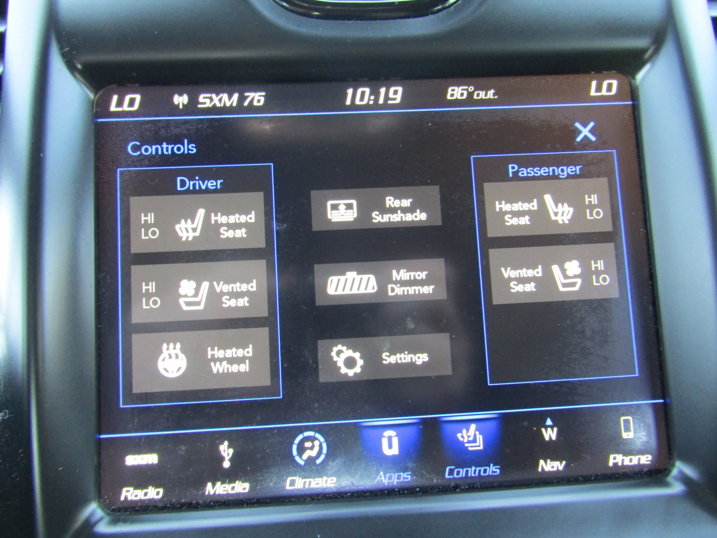 Used 2018 Chrysler 300 S w/ Safetytec Plus Group AWD/4WD image 29