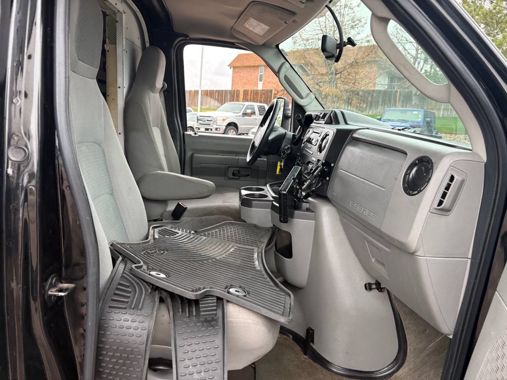 Used 2016 Ford E-450 and Econoline 450 Super Duty RWD image 29
