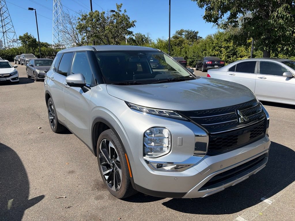 Used 2024 Mitsubishi Outlander SE