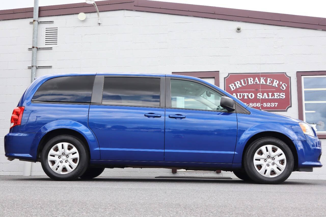 Used 2018 Dodge Grand Caravan SE w/ UConnect Hands-Free Group