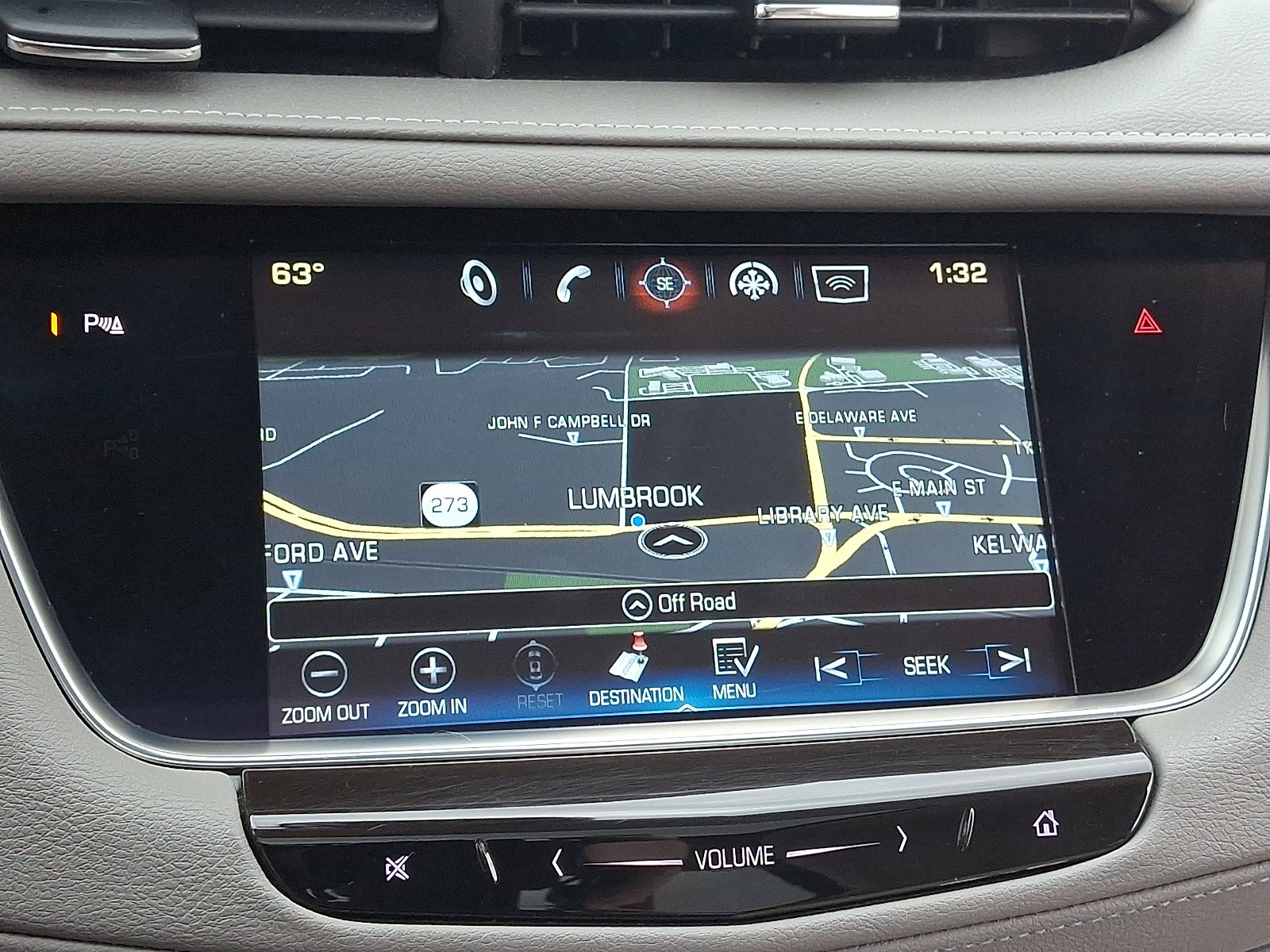 Used 2017 Cadillac XT5 Premium Luxury FWD image 25